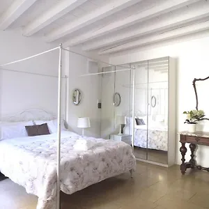2* Apartahotel Academia